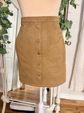 Amazon Tan Button-Front Mini Skirt